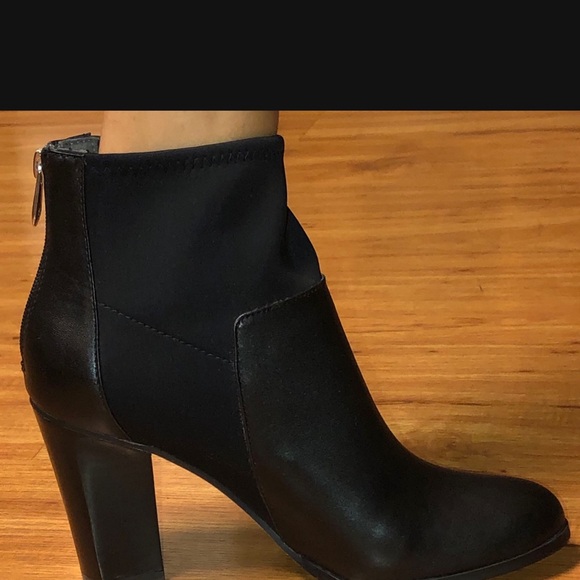 Adrienne Vittadini  Womens Ratti Ankle Bootie - Picture 2 of 6